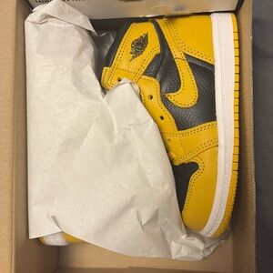 BRAND NEW JORDAN 1s High OG black and yellow size 8C